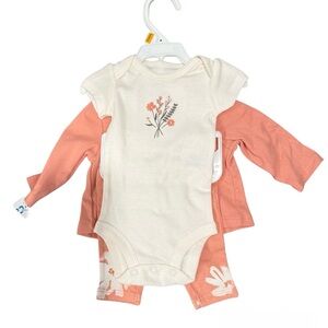 Carter’s Three Piece Floral Outfit, size Newborn NWT